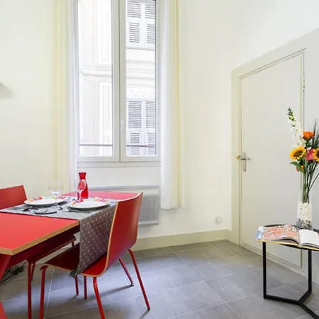 Apartment Le Droite Charmant F2 Au Coeur Du Vieux Old Town